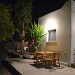 Spitaki - House With Garden By The Beach - Pefki